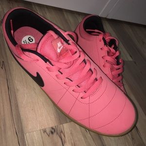Nike Shoes - Brand new never used nike sneakers Nike Shoes - Brand new never used nike sneakers